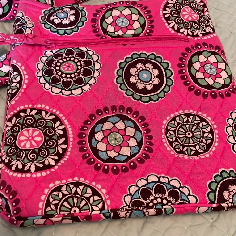 Vera Bradley pink hipster - Picture 2 of 4